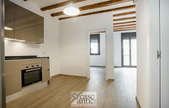 remodelled apartments for sale in El Raval (Barcelona)