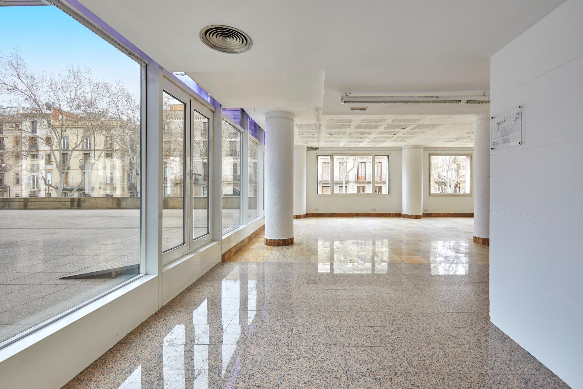Oficinas en las Ramblas con terraza
