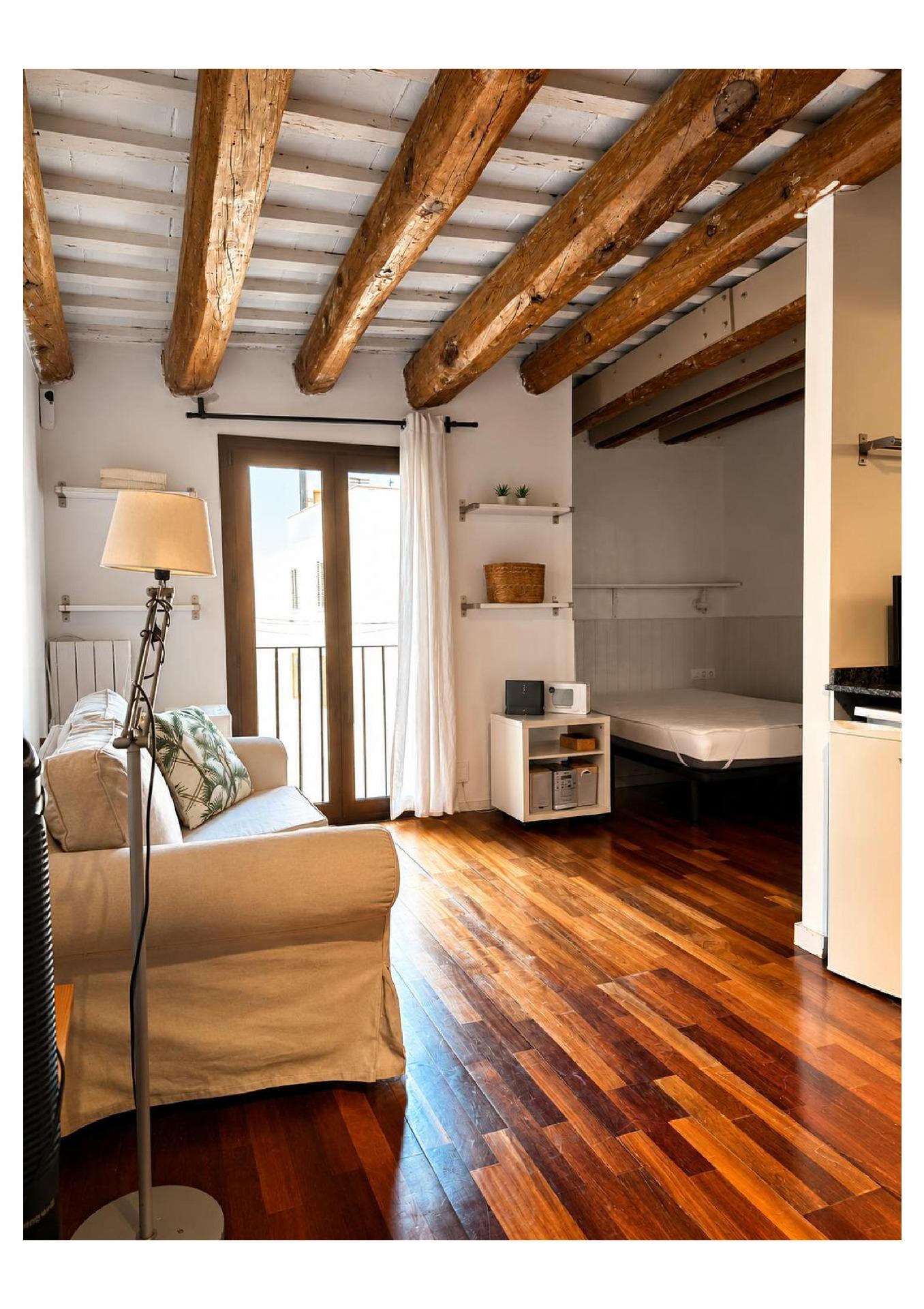 Oportunidad Única en El Raval: Acogedor Piso